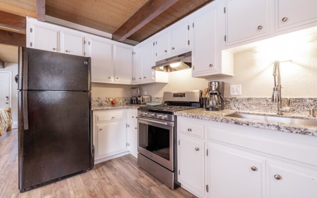 Mojave Getaway #1958