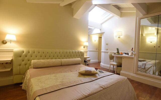 Suite Hotel Santa Chiara