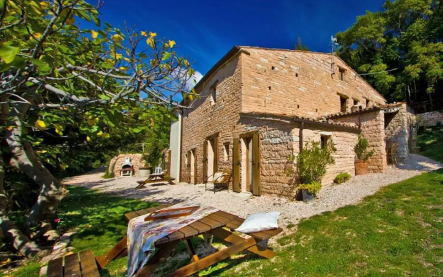 Graceful Holiday Home in Acqualagna With Swimming Pool