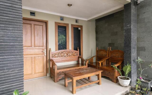 OYO 2995 Oemah Sorowajan Homestay Syariah
