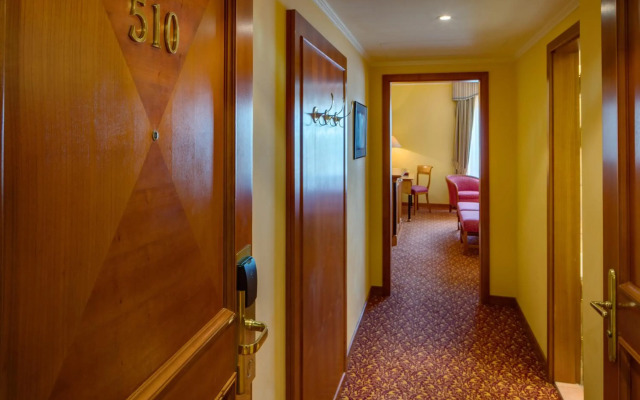 Hotel Savoy