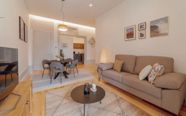 Heart OF Porto Apartment D by Vacationy