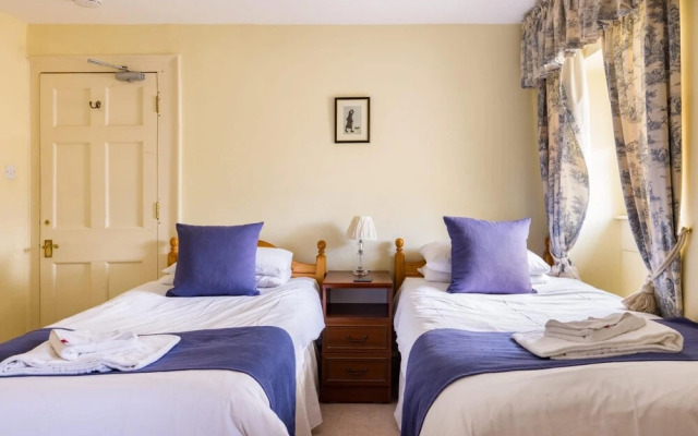 The Admirals Mansion - Central Bath