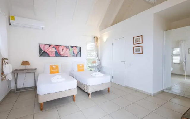 Ocean Whisper Villa in Sint Willibrordus