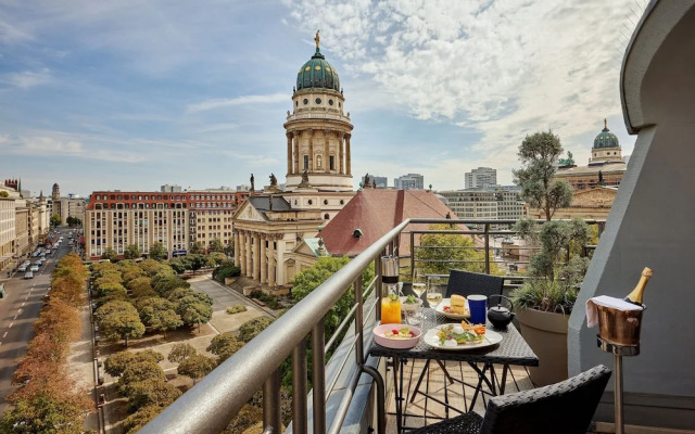 Hotel Luc - Autograph Collection