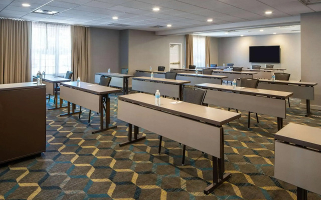 Sonesta ES Suites Fairfax Fair Lakes