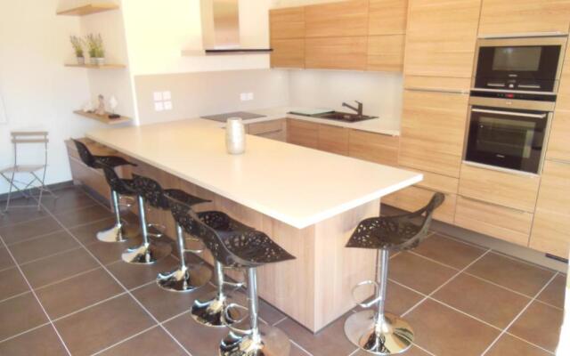 3 Bedrooms, 3 bathrooms central Cannes Lecerf 411