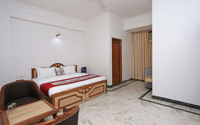 OYO 10072 Hotel Amrit Regency