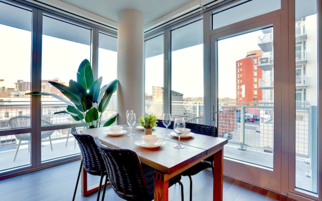 Prime Metro Proximity Condo at Clarendon