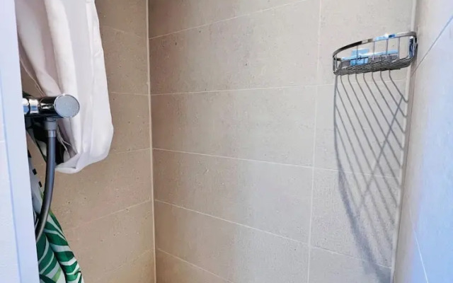 Maison proche rivière avec jardin