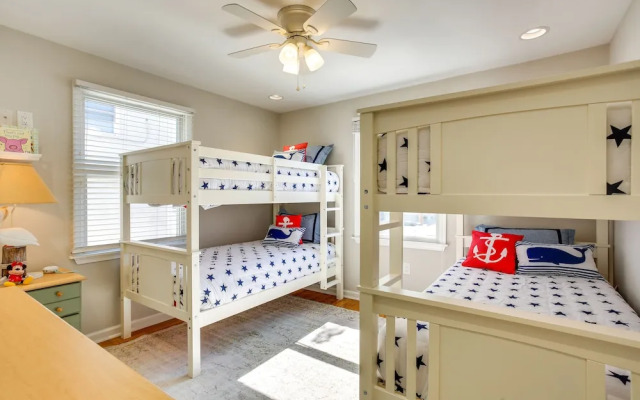 Avalon Vacation Rental w/ Porch & Grill!