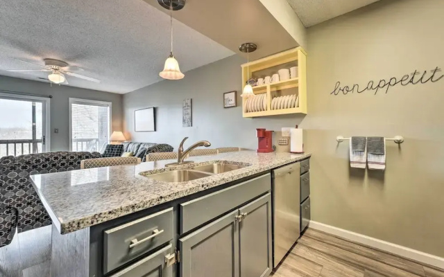 Inviting Branson West Condo w/ Pool Access