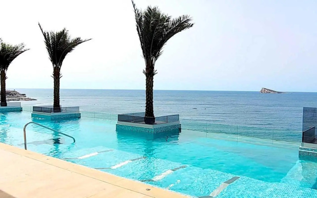 Luxury apartment5 with infinity swimming pool