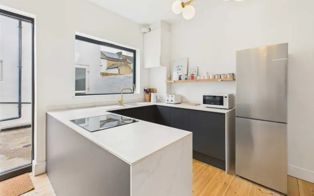 Host Stay Salty Place