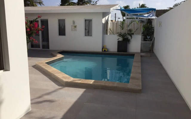 Palm Beach C, Charmingquiet Apt,wifi,beach Close,