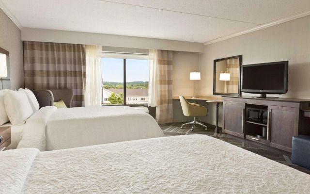 Hampton Inn & Suites Manchester-Bedford