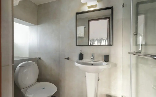 Azura Villa by Stayjade