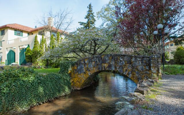 Columbia Gorge Hotel and Spa