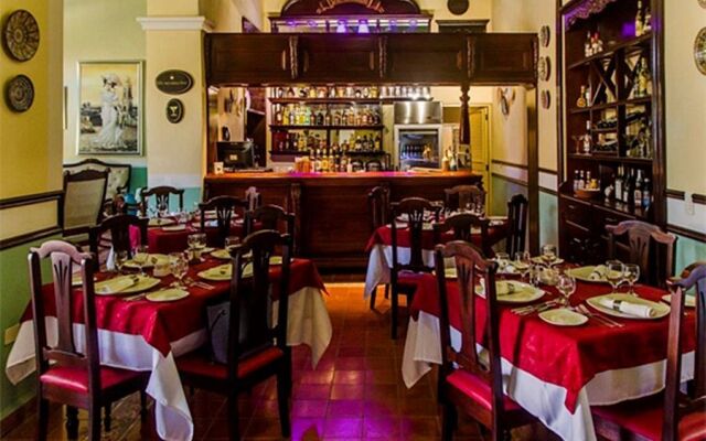 Hotel E La Calesa