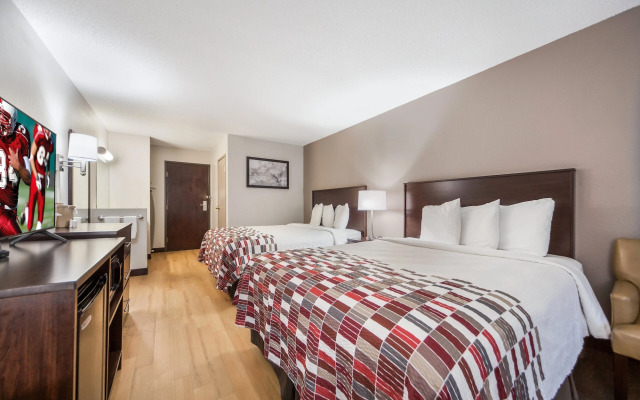 Red Roof Inn & Suites Omaha - Council Bluffs
