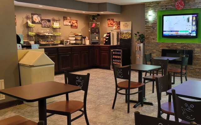 Wingate by Wyndham Lake George