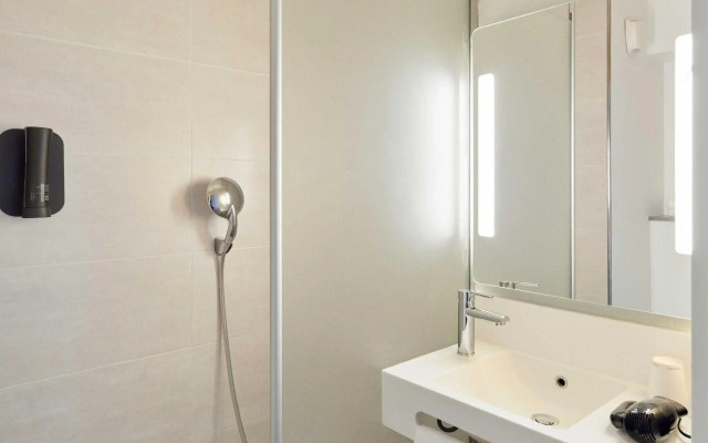 Pullman Zamzam Madina