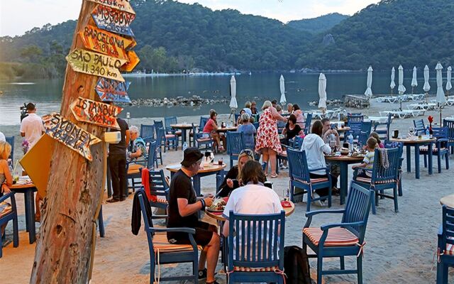Sugar Beach Club