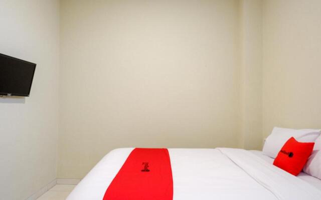 RedDoorz near Exit Tol Banyumanik 2