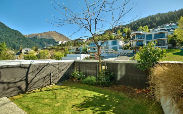 Element Escapes Luxury Apartments