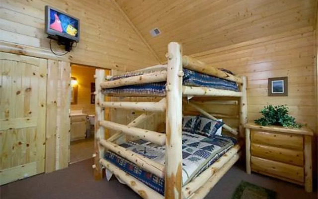 Bear Den Lodge by RedAwning