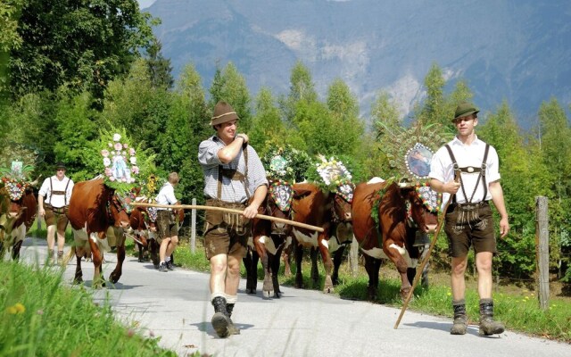 Sunlit Apartment Near Ski Area In Leogang