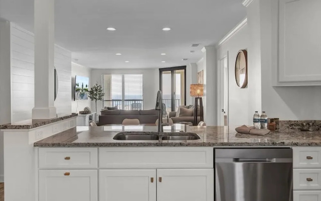 Summerhouse 305 by Wild Dunes, Oceanfront