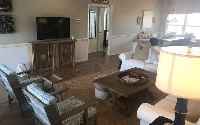 Oh Happy Day! 4 Bedroom Home