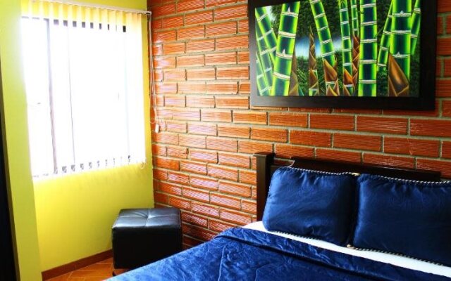 Overlook Hostal