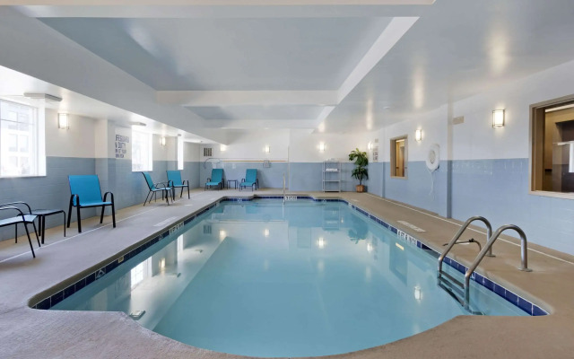 Comfort Inn & Suites Charleston Airport Convention Center