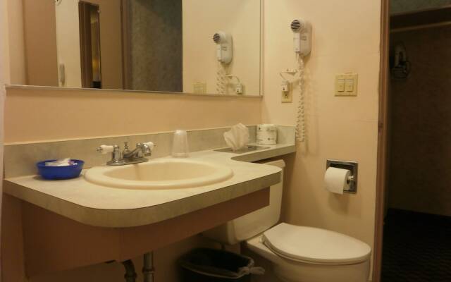 Richmond Inn & Suites