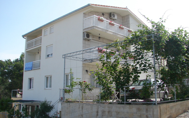 Studio apartment Mara - barbecue: SA4 Trogir, Riviera Trogir