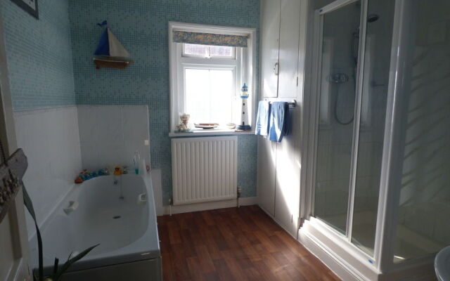 Kelston Guest House