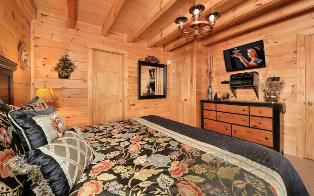 Hakuna Matata - 2 Br cabin by RedAwning