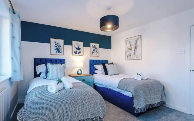 4 Eversley Park