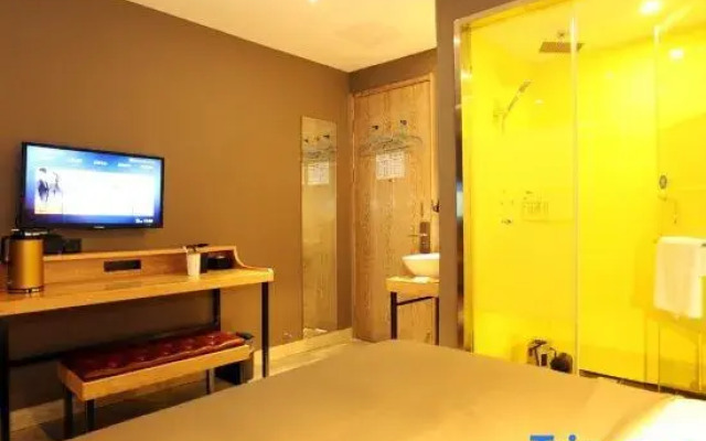 Yo Yo Pinke Hotel