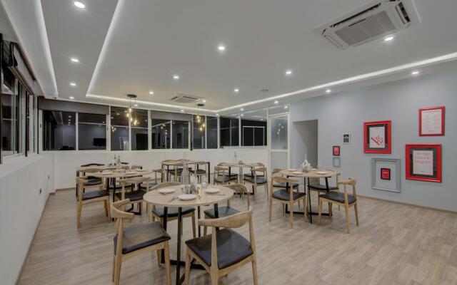 OYO Townhouse 040 Global Village Tech Park