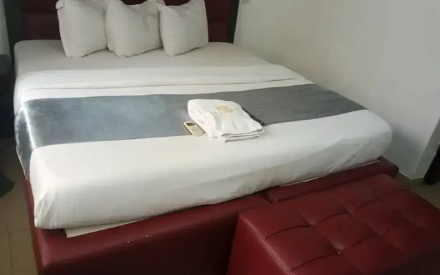 4th Apartment and Suites