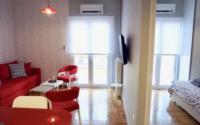 Beautiful Sunny Apt in Athens