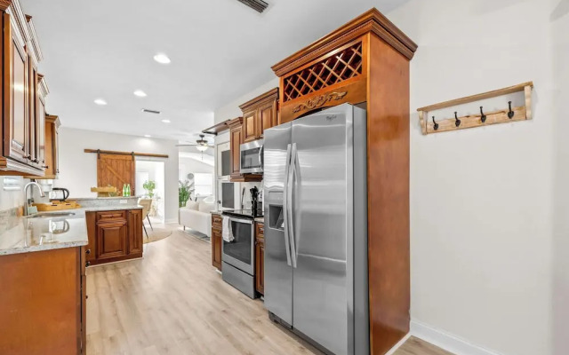 Barefoot Bungalow For 4