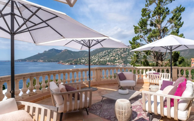 Tiara Yaktsa Cote d’Azur