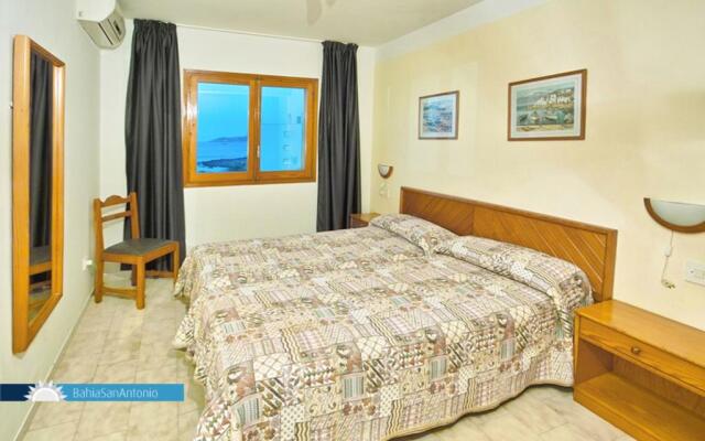 Apartamentos Bahia de San Antonio