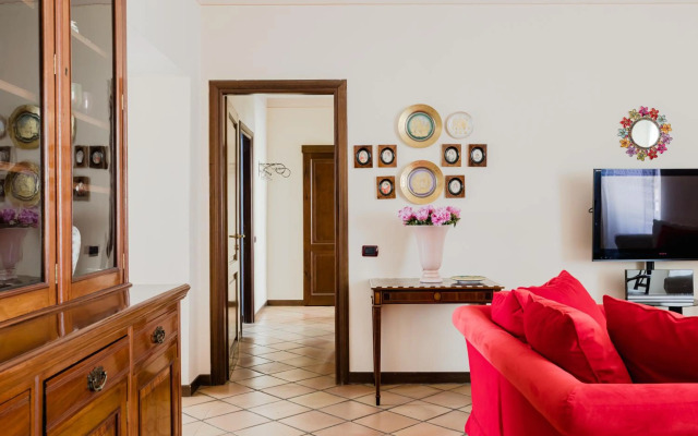 Classic apartment near the Colosseum