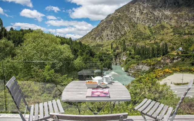 Riverview Retreat