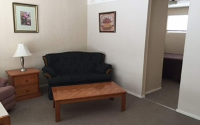 Trail Motel & RV Park